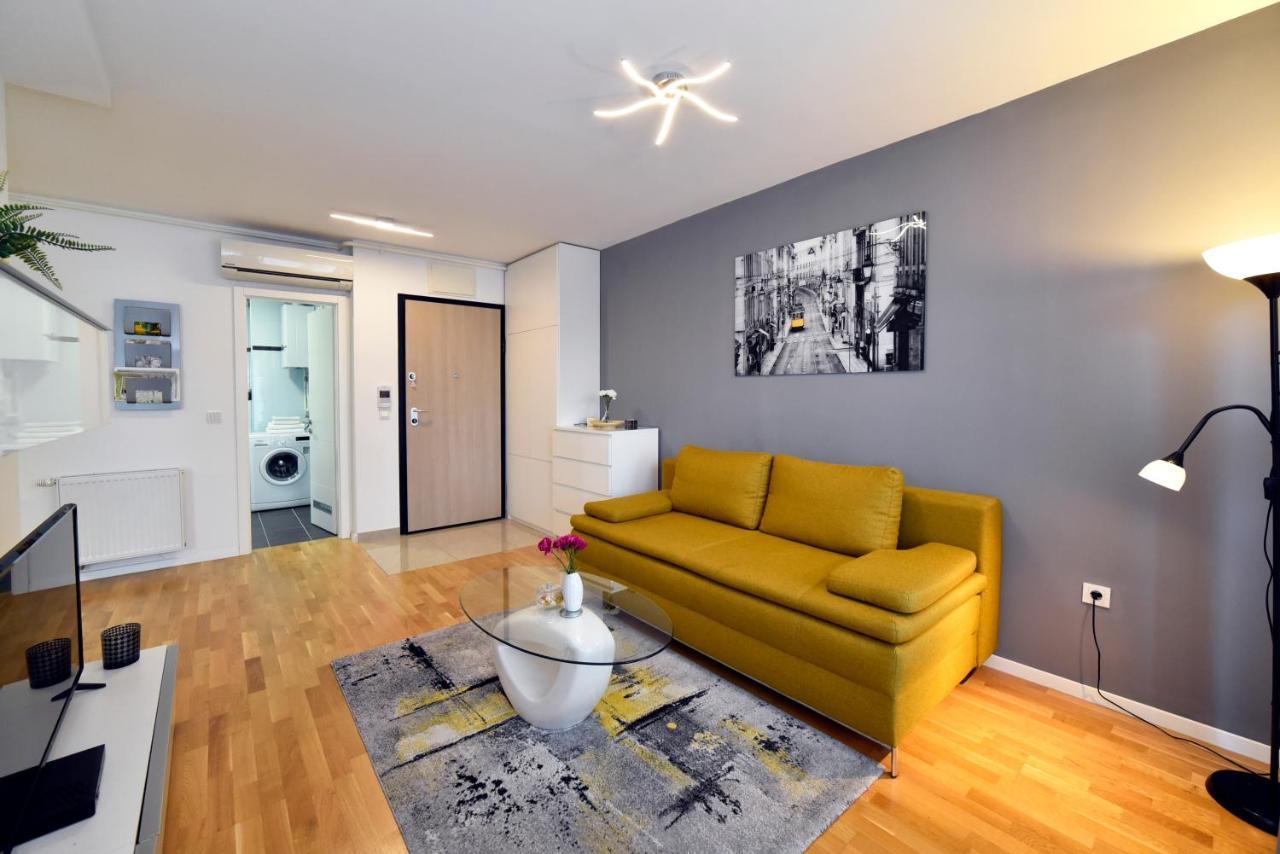First Class Apartment, Free Parking Appartamento