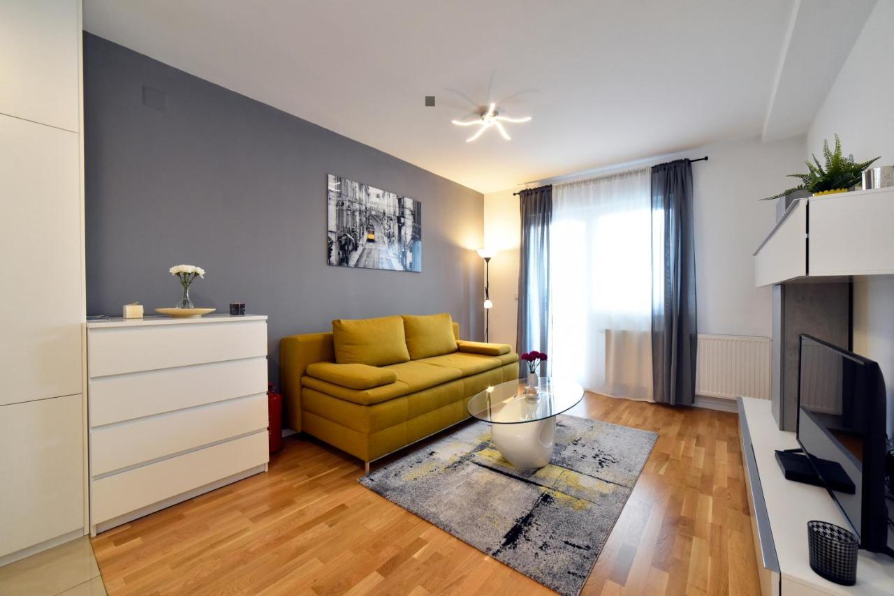 First Class Apartment, Free Parking Appartamento